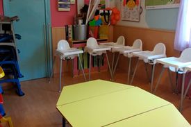 Escuela Infantil Colorines comedor y sillas de bebé